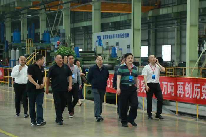 實(shí)地參觀玫德集團(tuán)數(shù)字化工廠